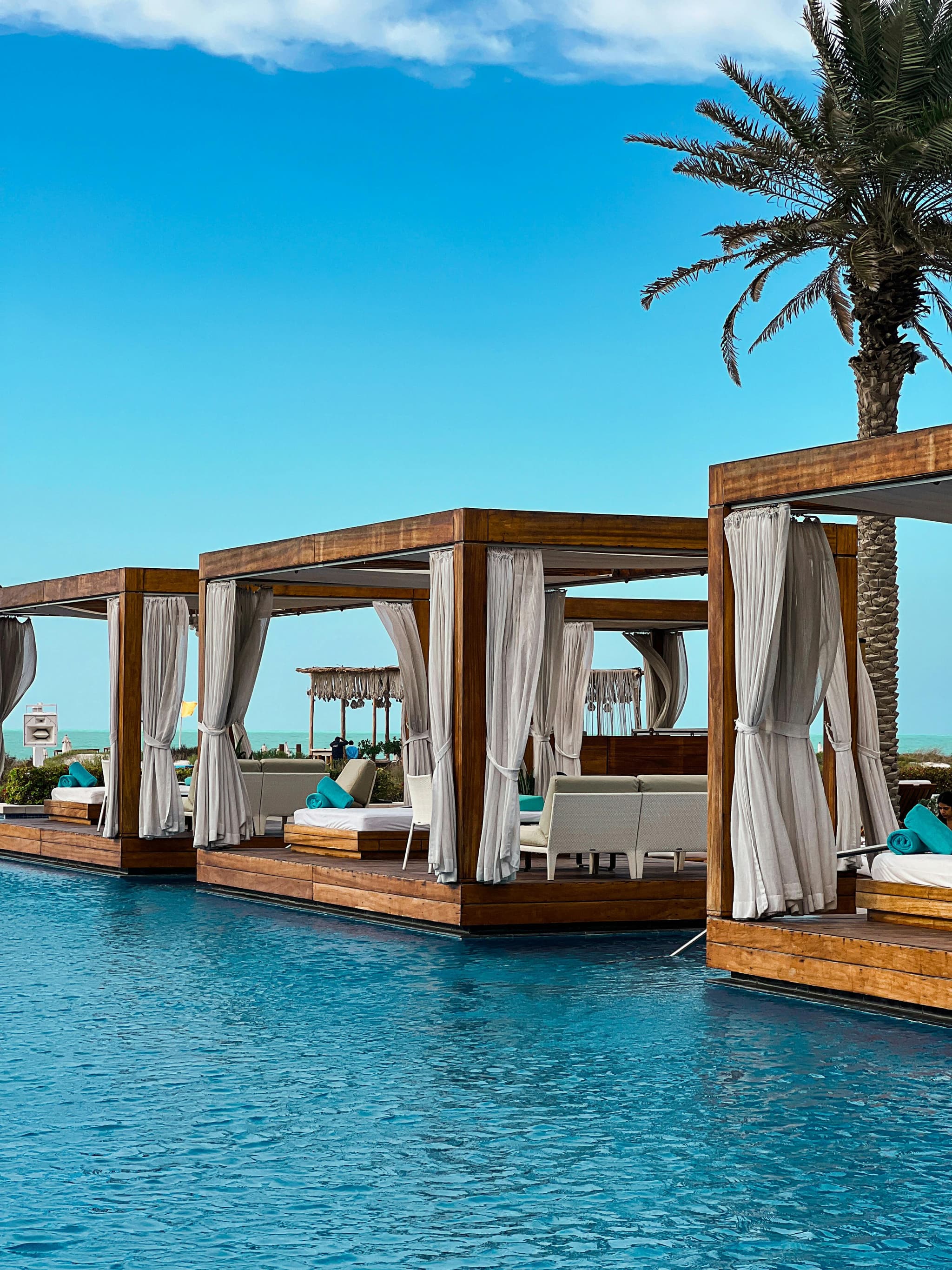 Coastal Cabana EC – Unwind by the Tranquil Coast